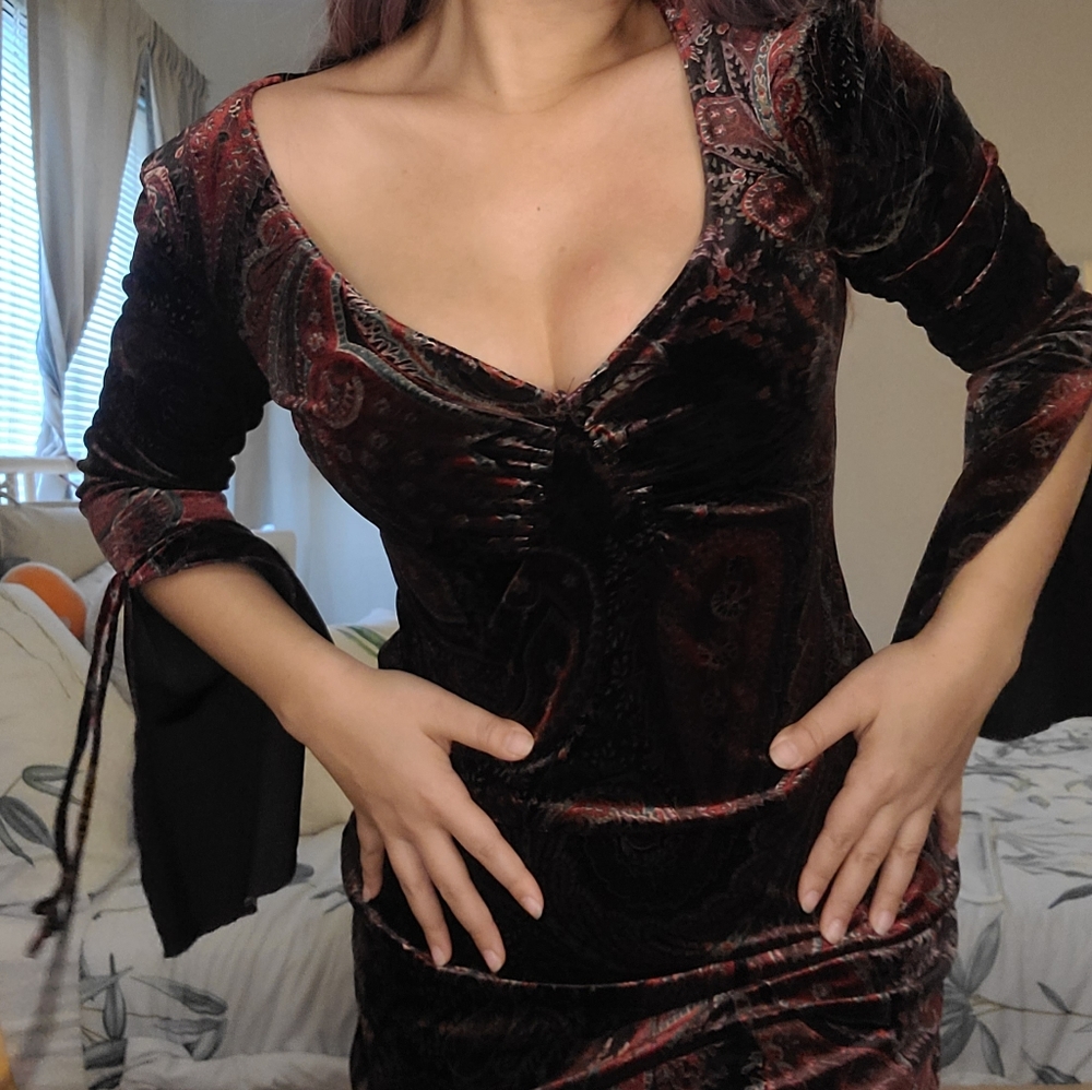 SOLD - Wine Velvet vintage 90s dress